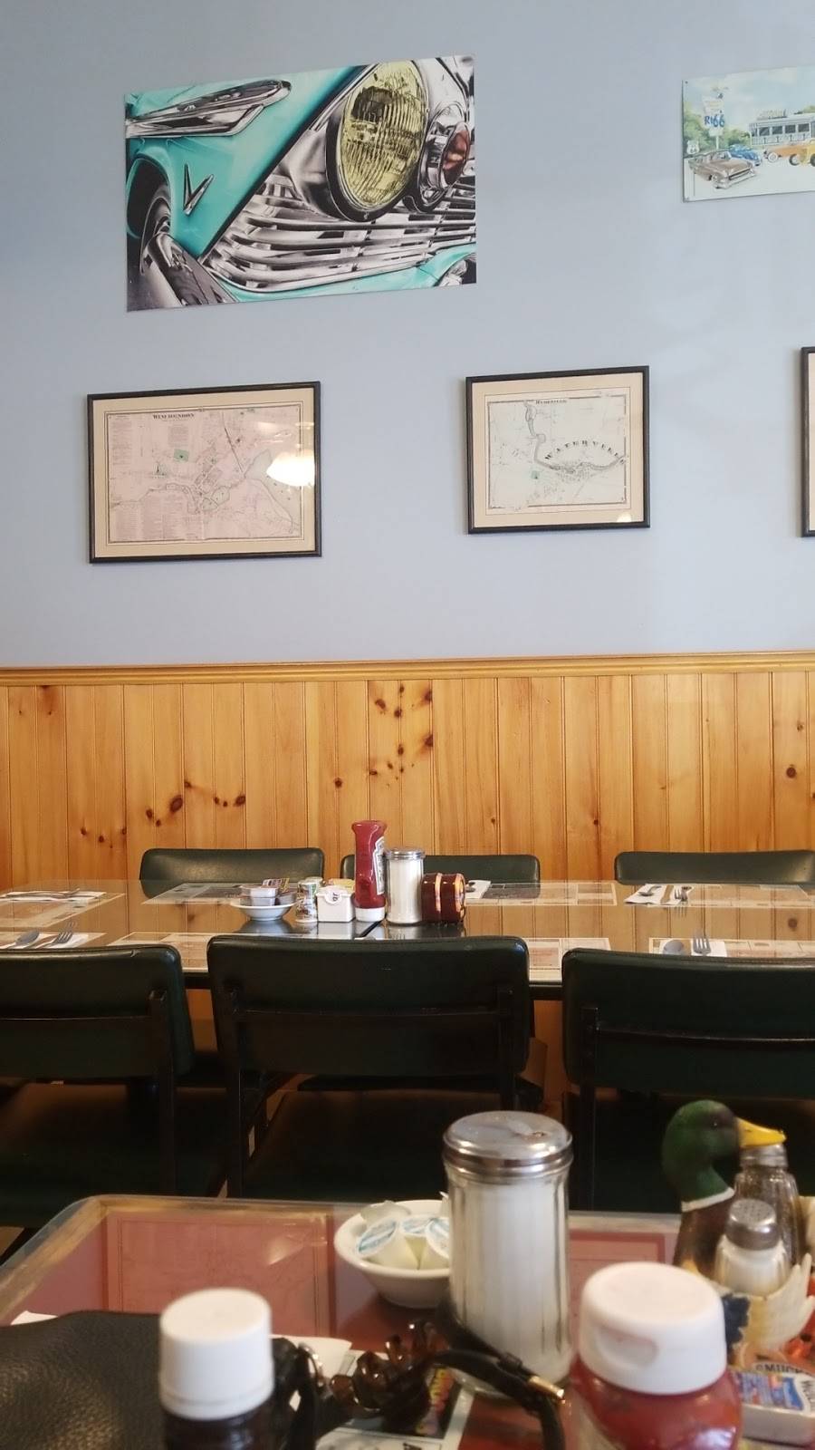 Crusin Twelve Diner | restaurant | 241 School St, Winchendon, MA 01475, USA | 9782972001 OR +1 978-297-2001