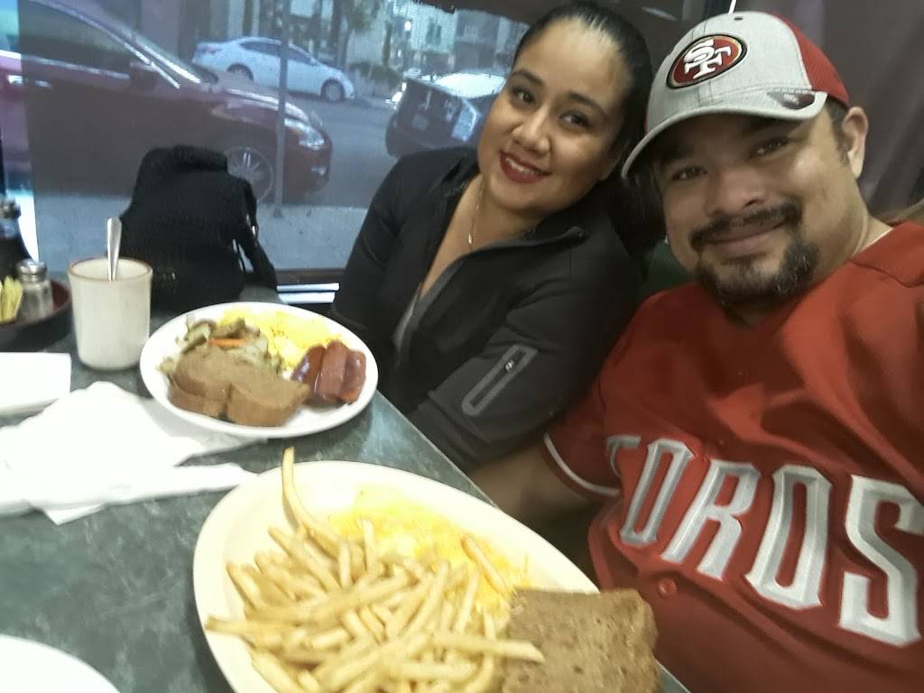 Georges Cafe | restaurant | 4012 43rd St, San Diego, CA 92105, USA | 6196240609 OR +1 619-624-0609