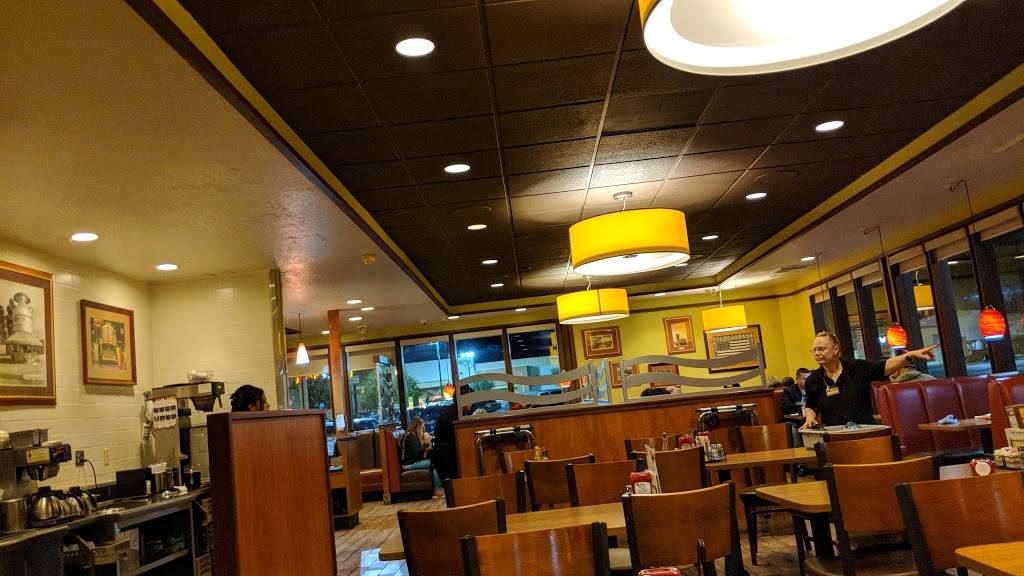 Dennys | restaurant | 82120 CA-111, Indio, CA 92201, USA | 7603424114 OR +1 760-342-4114