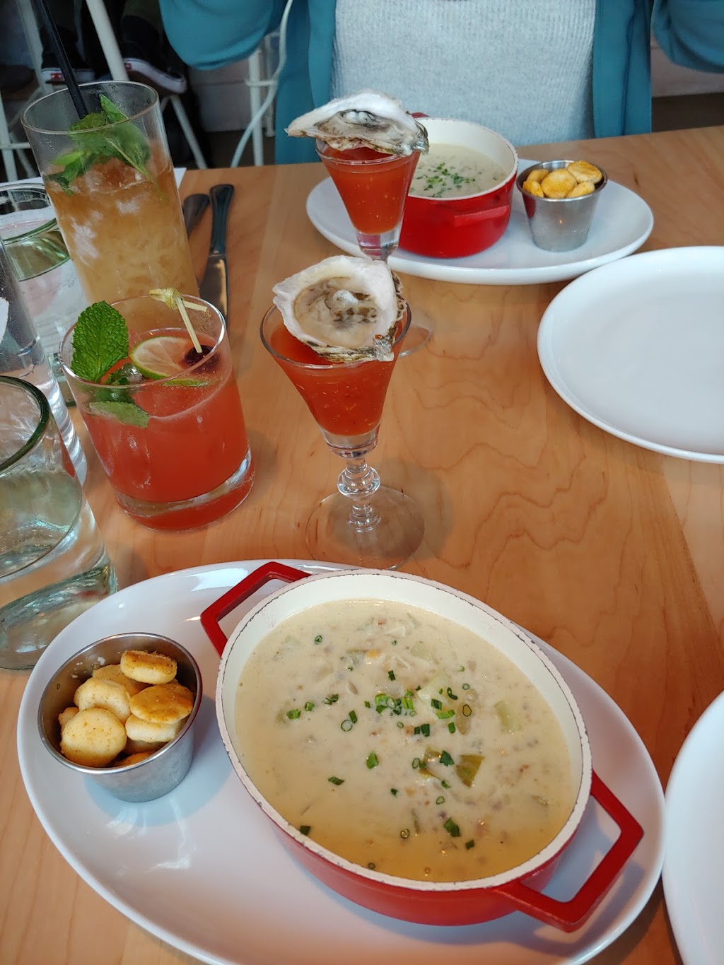 Gussies Handmade Italian | restaurant | 227 W North Ave, Chicago, IL 60610, USA | 3129293091 OR +1 312-929-3091