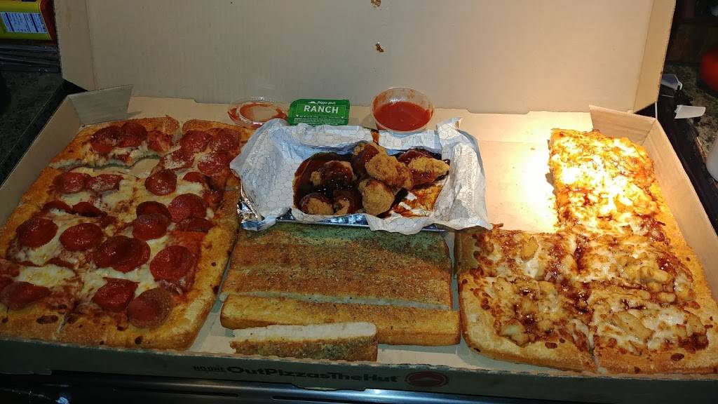 Pizza Hut | restaurant | 178 Village, C St, Lusby, MD 20657, USA | 4103263221 OR +1 410-326-3221