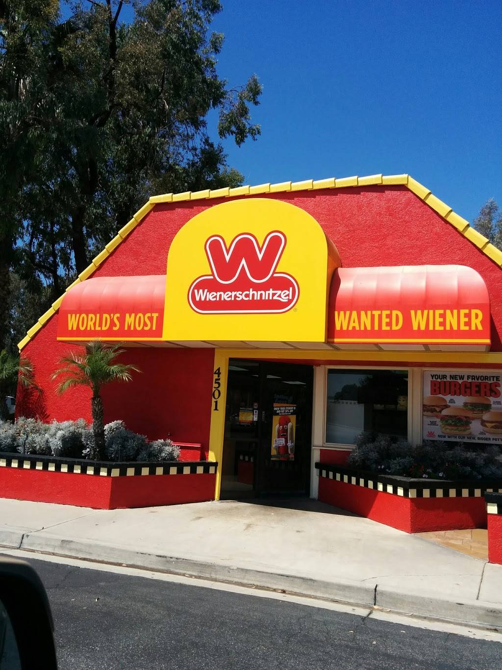 Wienerschnitzel | restaurant | 4501 Jamboree Rd, Newport Beach, CA 92660, USA | 9497529626 OR +1 949-752-9626