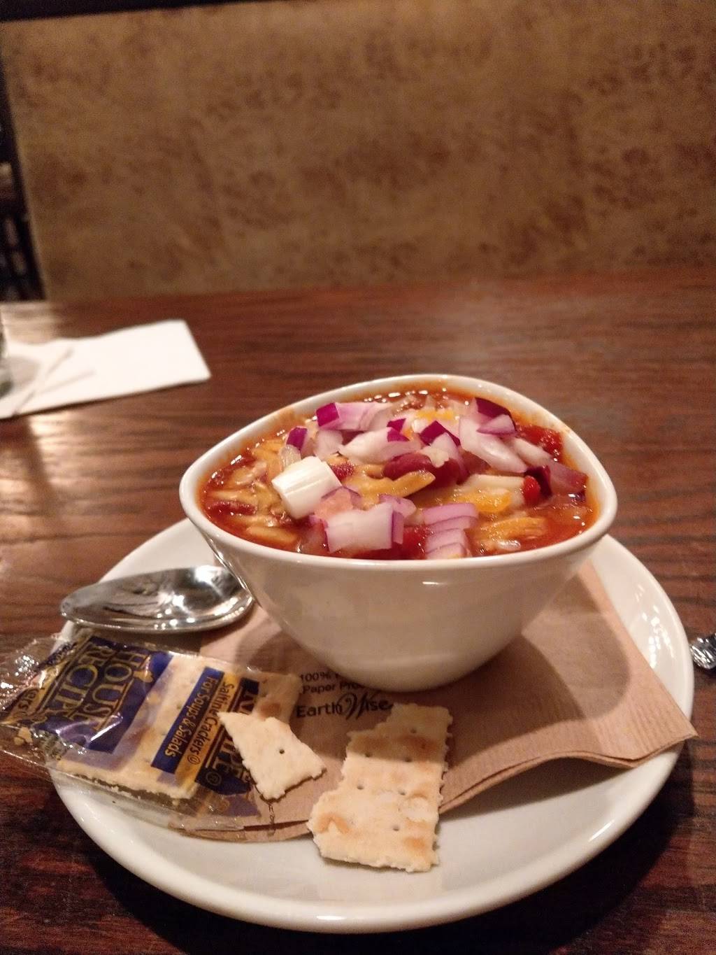 Ramparts Tavern & Grill | restaurant | 2605, 1700 Fern St, Alexandria, VA 22302, USA | 7039986616 OR +1 703-998-6616