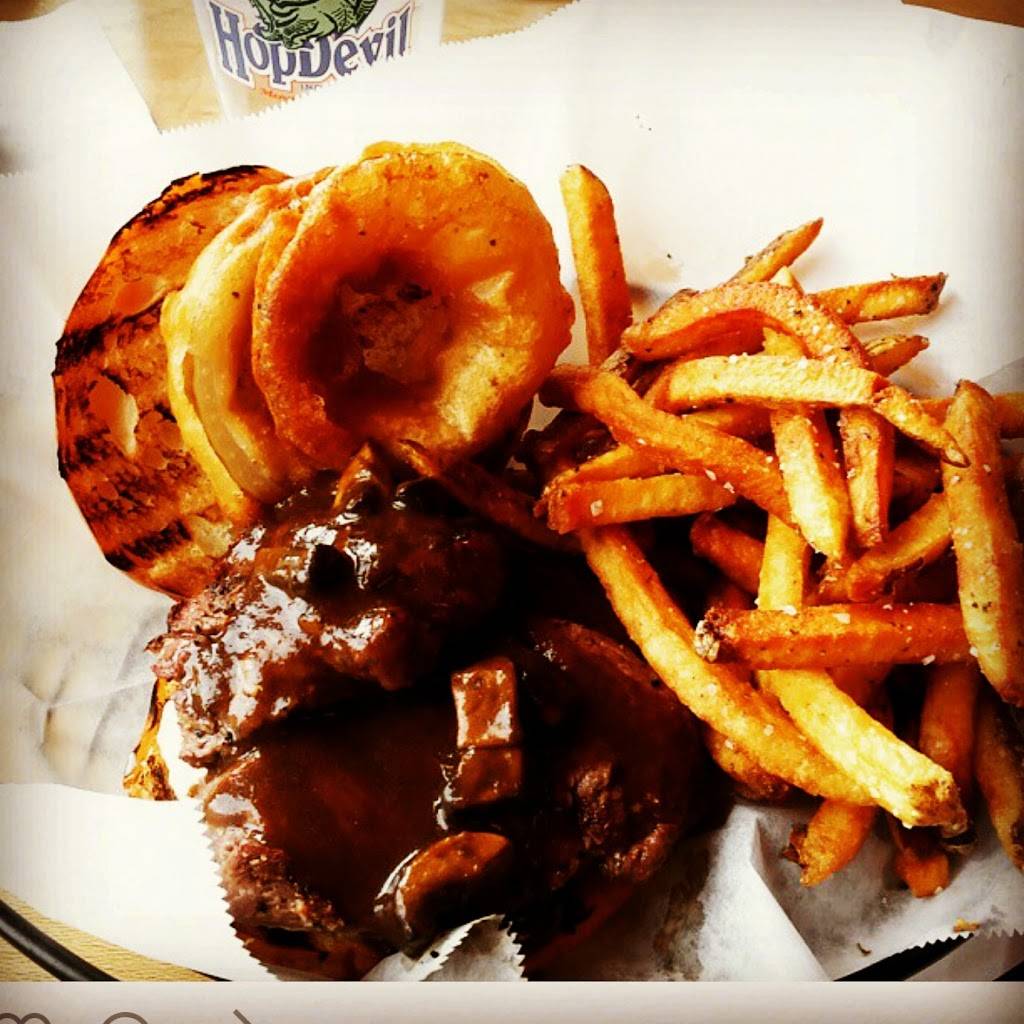 Hilltown Tavern | restaurant | 326 Roxborough Ave, Philadelphia, PA 19128, USA | 2677665835 OR +1 267-766-5835