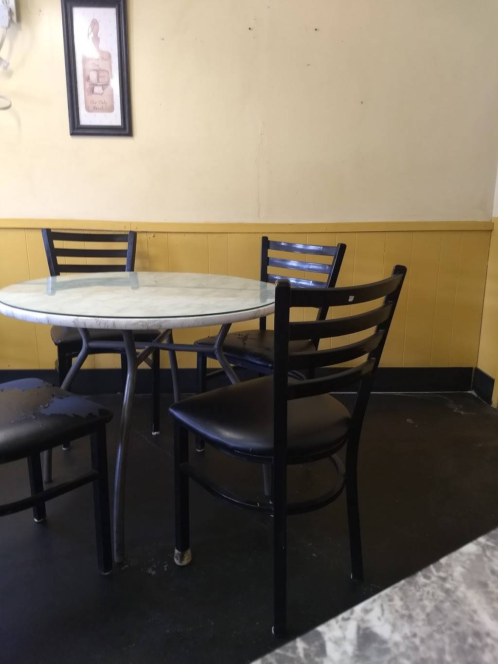 Burger Hut | restaurant | 1112 19th St, Bakersfield, CA 93301, USA | 6613231084 OR +1 661-323-1084