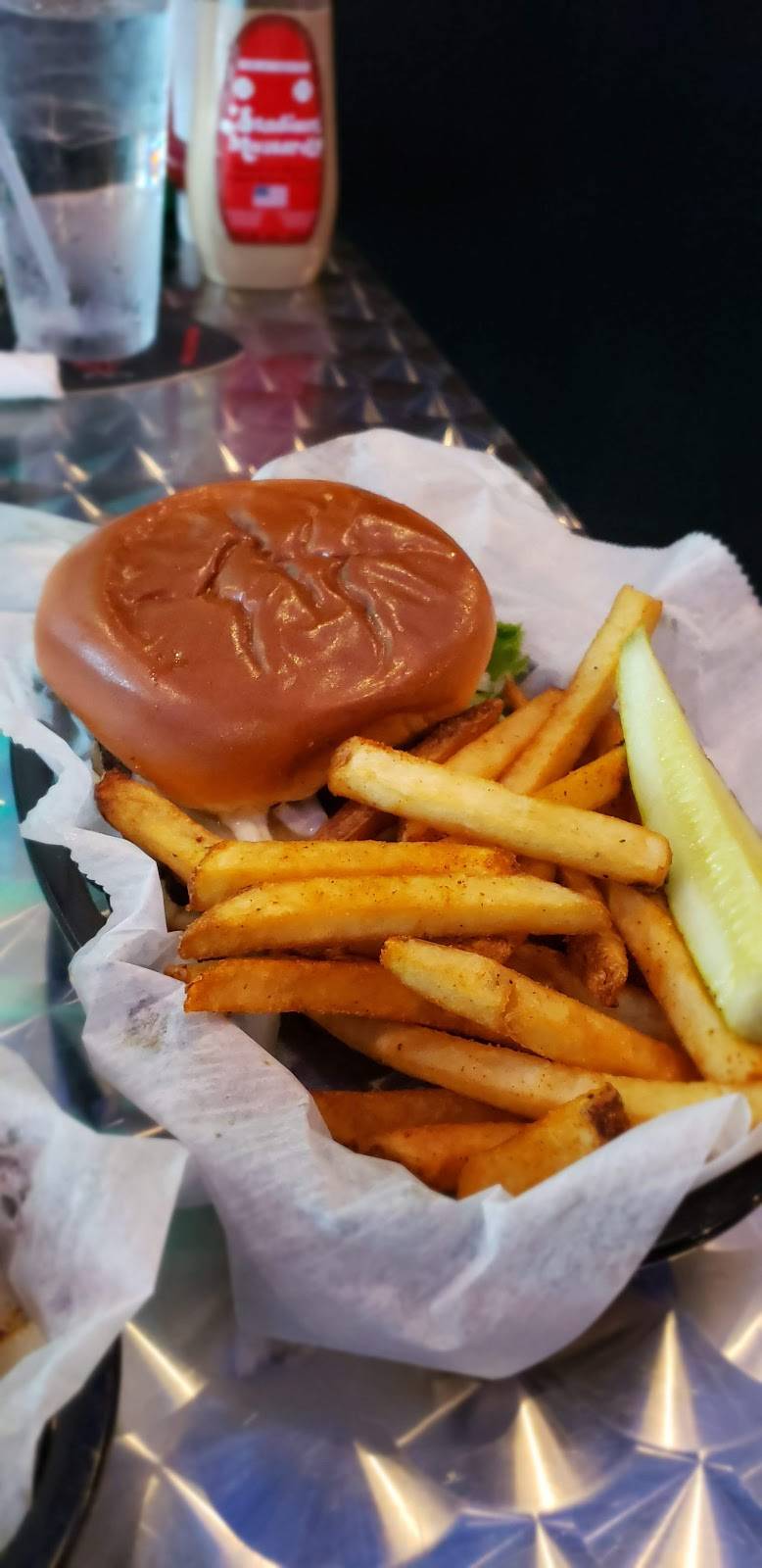 Geeked Out Pub and Grille | restaurant | 1439 Town Center Blvd, Brunswick, OH 44212, USA | 3307413377 OR +1 330-741-3377