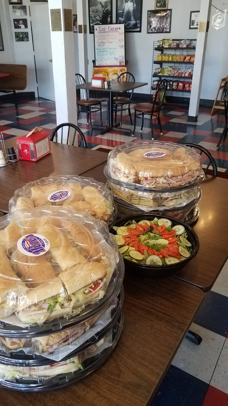 Mozos Great American Heroes | restaurant | 1904 Lake Ave, Pueblo, CO 81004, USA | 7195667792 OR +1 719-566-7792