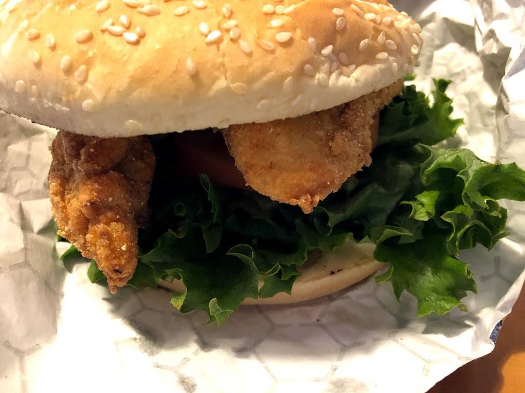 Red Mill Totem House | restaurant | 3058 NW 54th St, Seattle, WA 98107, USA | 2067841400 OR +1 206-784-1400