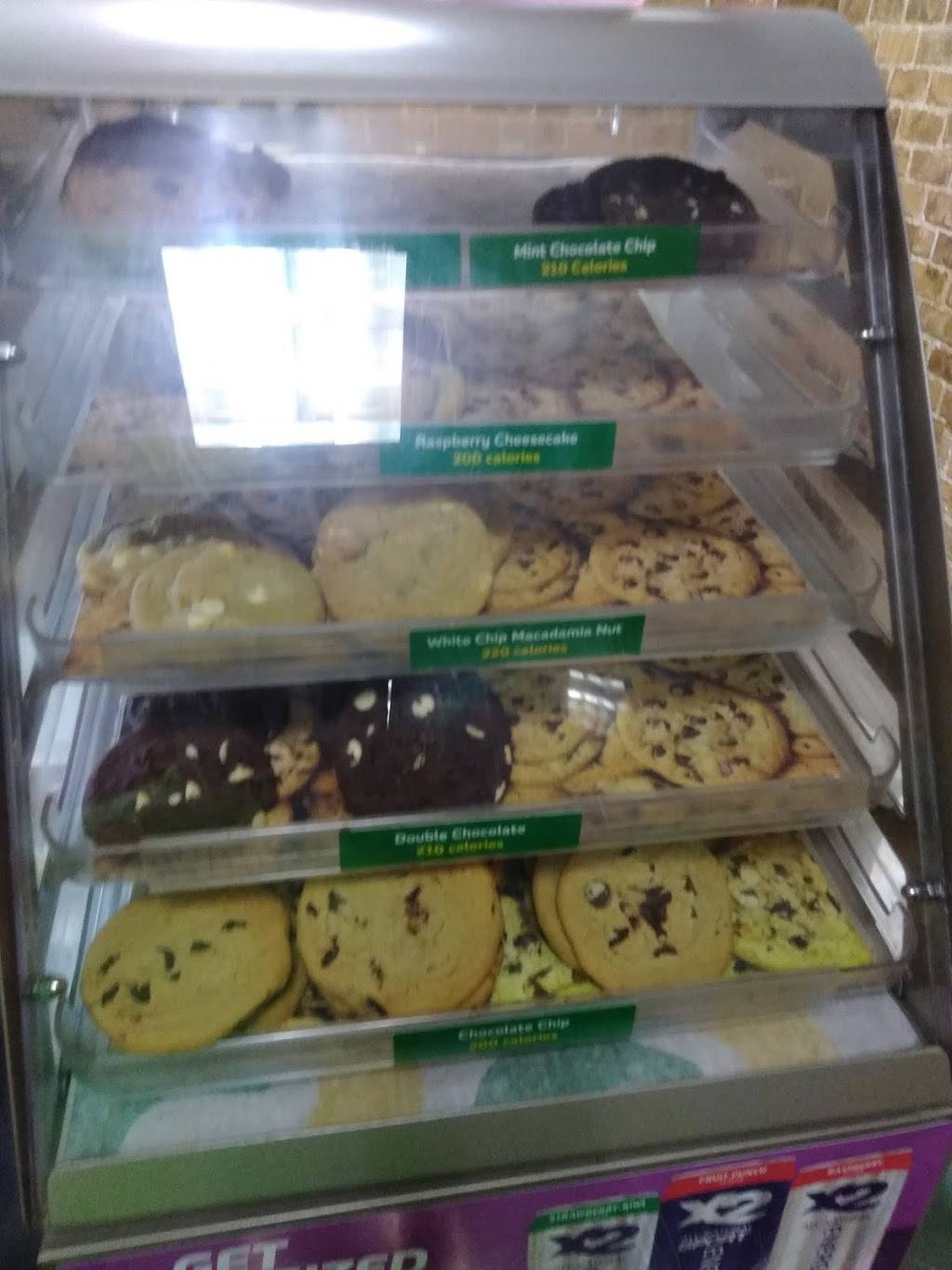 Subway | restaurant | 17 E High St, Oxford, OH 45056, USA | 5132806368 OR +1 513-280-6368