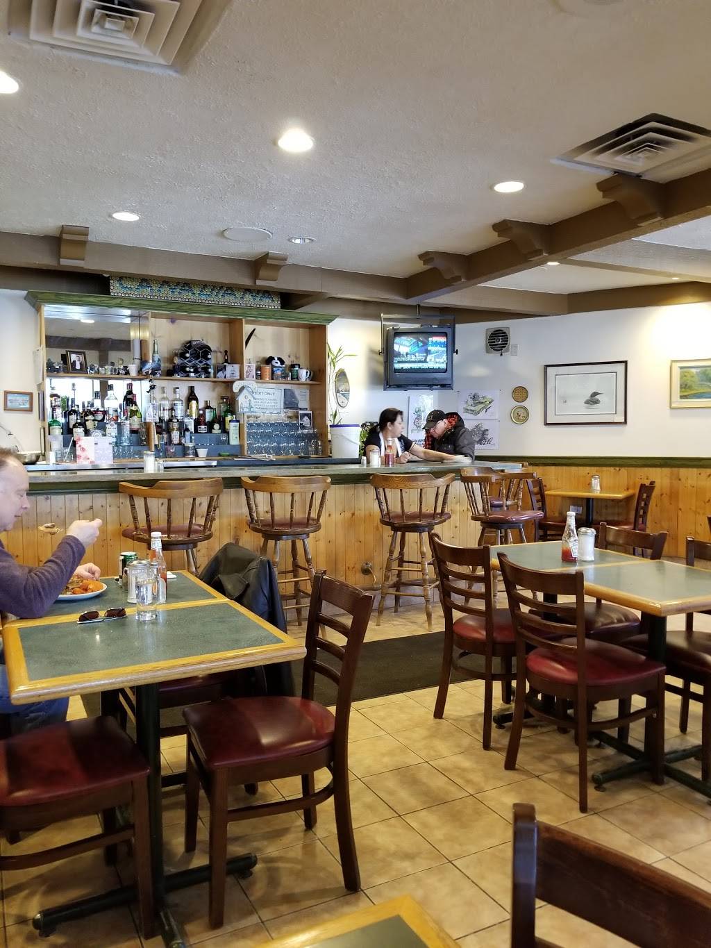 Canadiana Dining Lounge | restaurant | 2454 Lake Shore Blvd W, Etobicoke, ON M8V 1C9, Canada | 4162515442 OR +1 416-251-5442