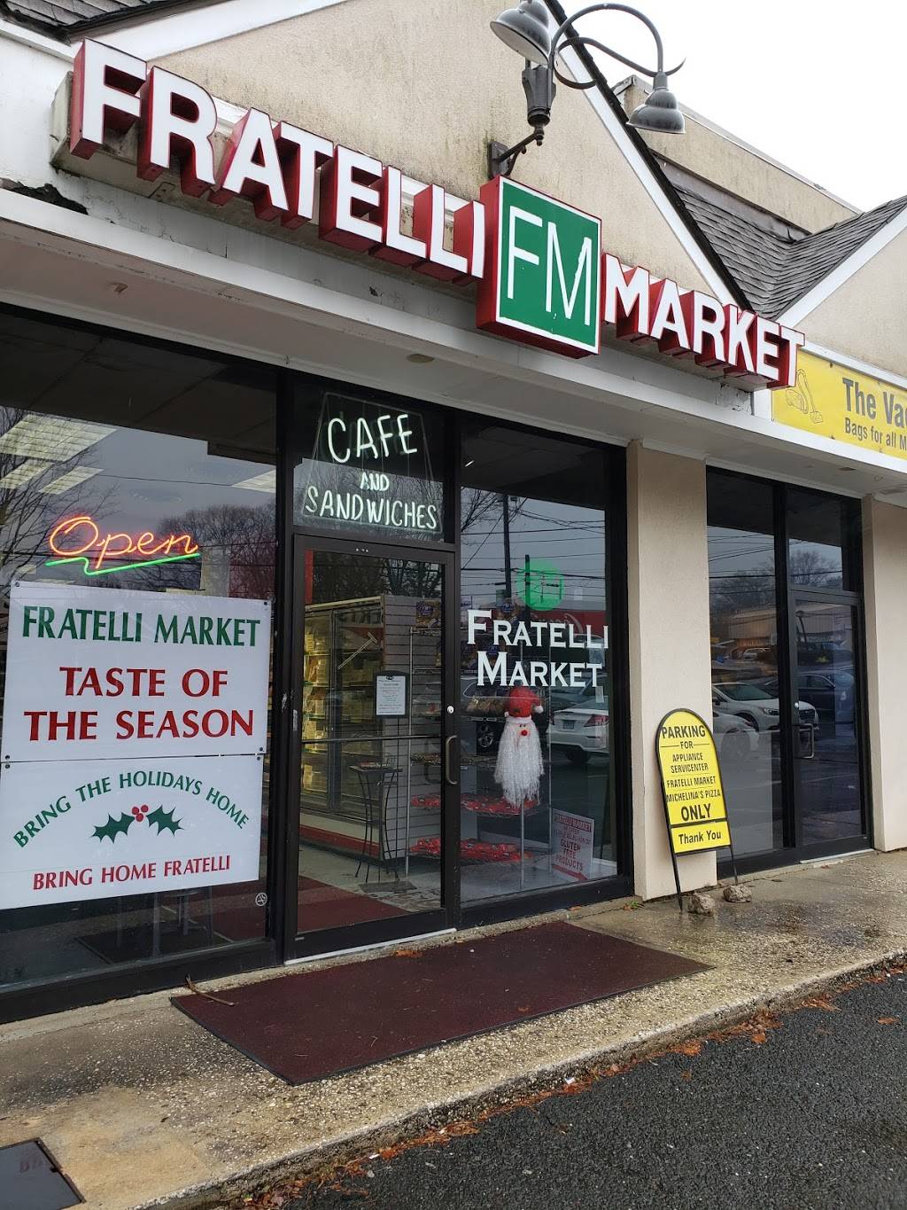 Fratelli Market | restaurant | 17 Cedar Heights Rd, Stamford, CT 06905, USA | 2033221632 OR +1 203-322-1632