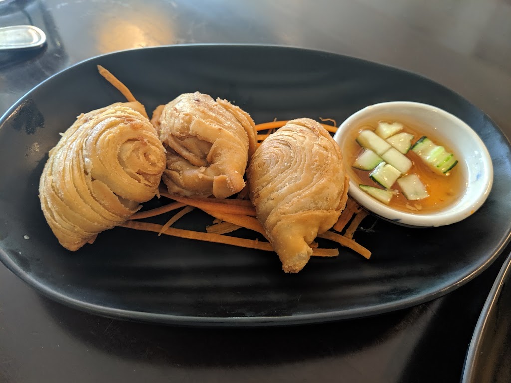 Dok Bua Thai Kitchen | restaurant | 411 Harvard St, Brookline, MA 02446, USA | 6172322955 OR +1 617-232-2955