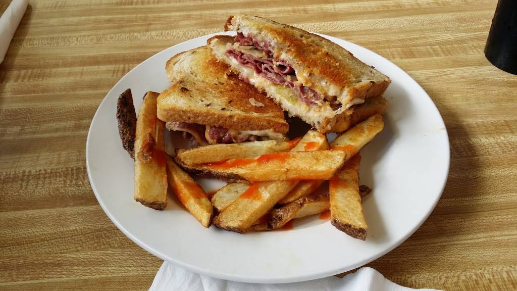 Crescent Inn | restaurant | 10144 3 Notch Rd, Troy, VA 22974, USA | 4345898810 OR +1 434-589-8810