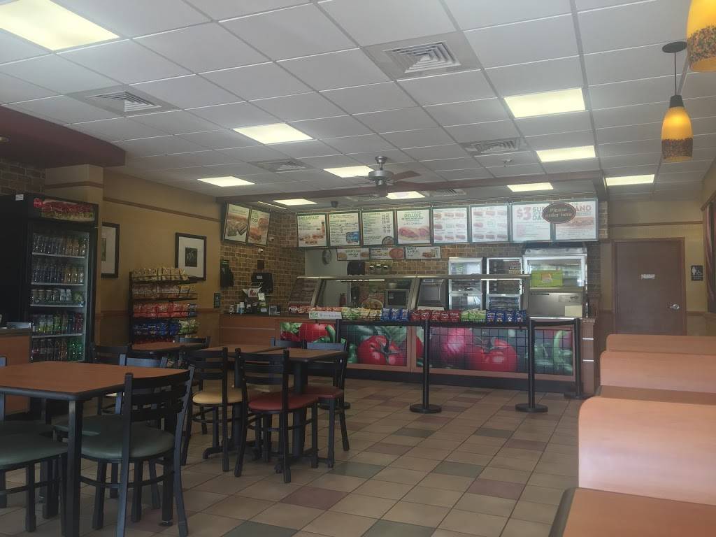Subway | meal takeaway | 1870-C W 60th St, Hialeah, FL 33012, USA | 7865364138 OR +1 786-536-4138