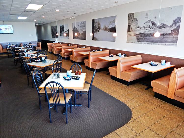 Flap Jacks | restaurant | 67051 Whitestown Pkwy, Zionsville, IN 46077, USA | 3173442222 OR +1 317-344-2222