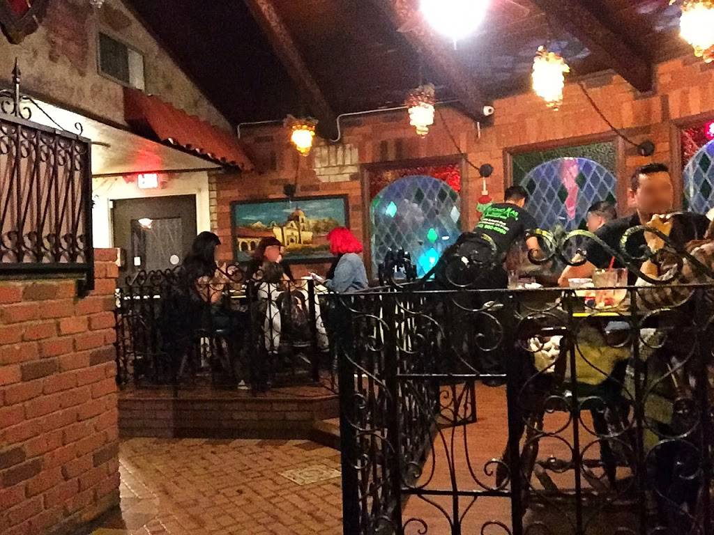 Mucho Mas | restaurant | 10405 Burbank Blvd, North Hollywood, CA 91601, USA | 8189800300 OR +1 818-980-0300