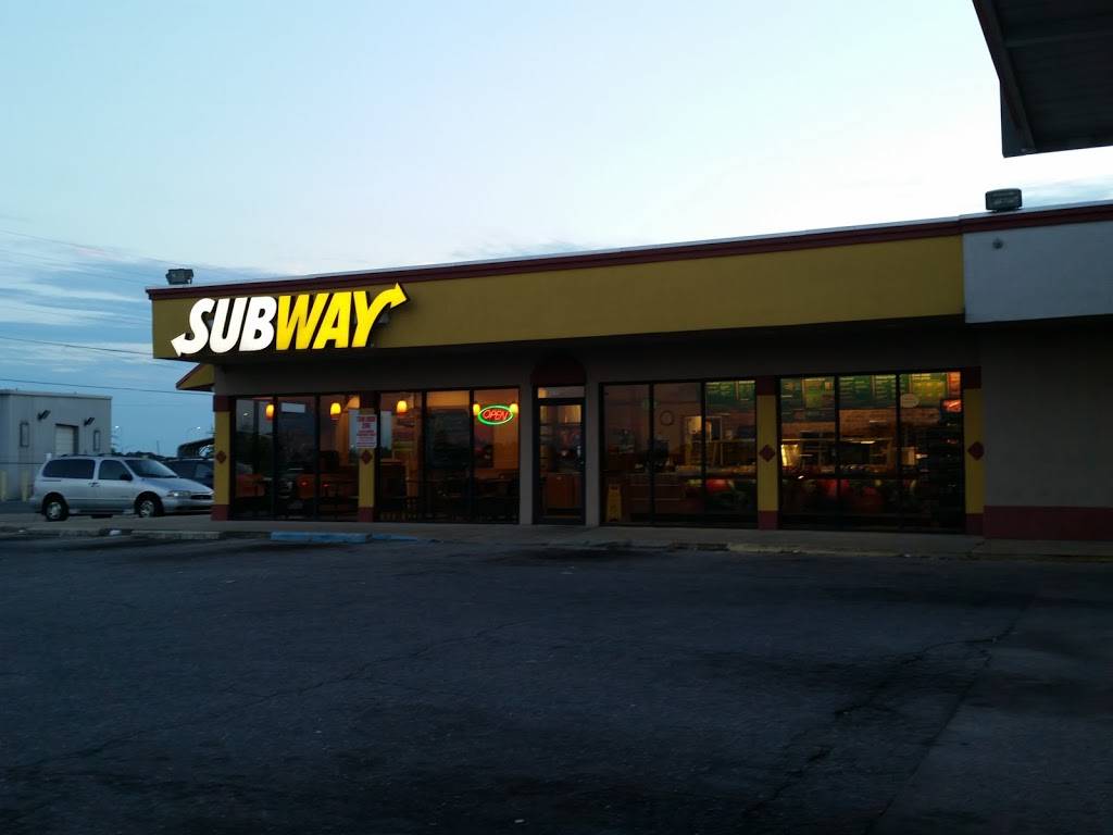 Subway | meal takeaway | 3112-A, Greensboro Ave, Tuscaloosa, AL 35401, USA | 2057525100 OR +1 205-752-5100