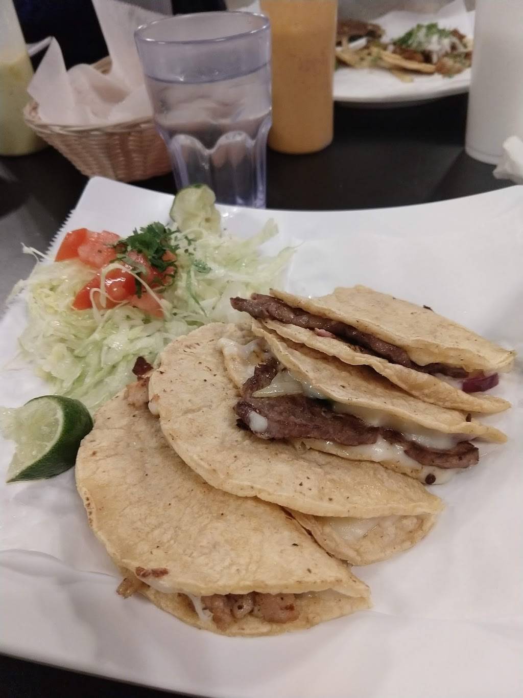 Taqueria Los Flacos | restaurant | 3818 W Lawrence Ave, Chicago, IL 60625, USA | 8728060025 OR +1 872-806-0025