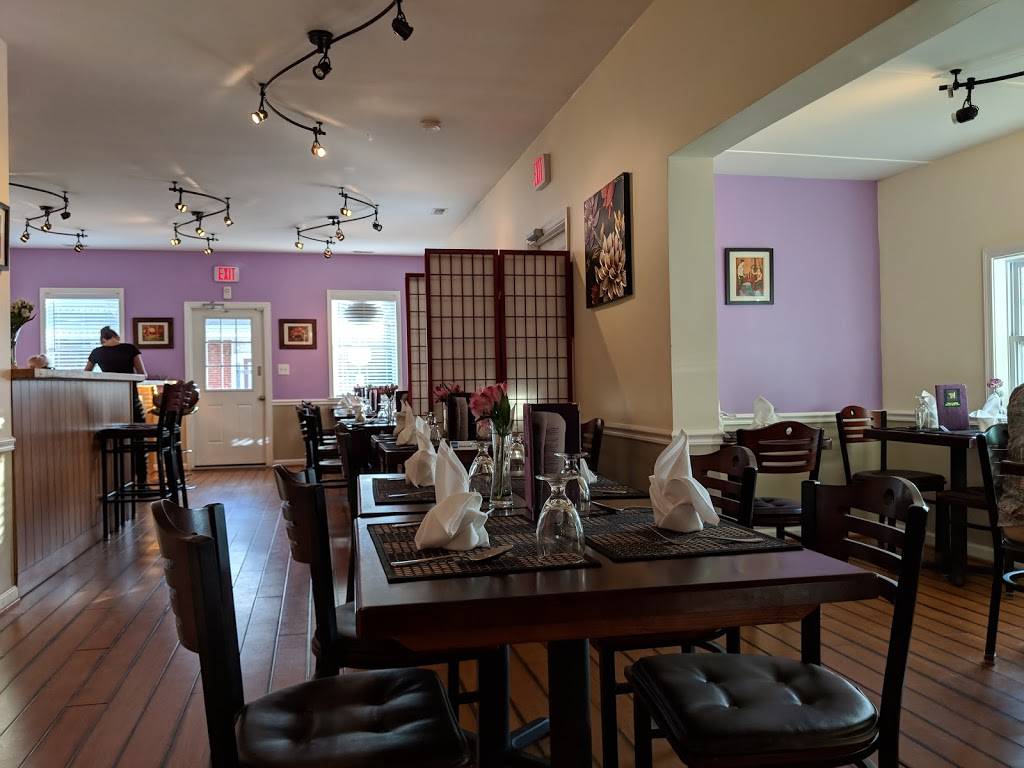 Thaiverse Restaurant | restaurant | 19 E Broad Way, Lovettsville, VA 20180, USA | 7036282444 OR +1 703-628-2444