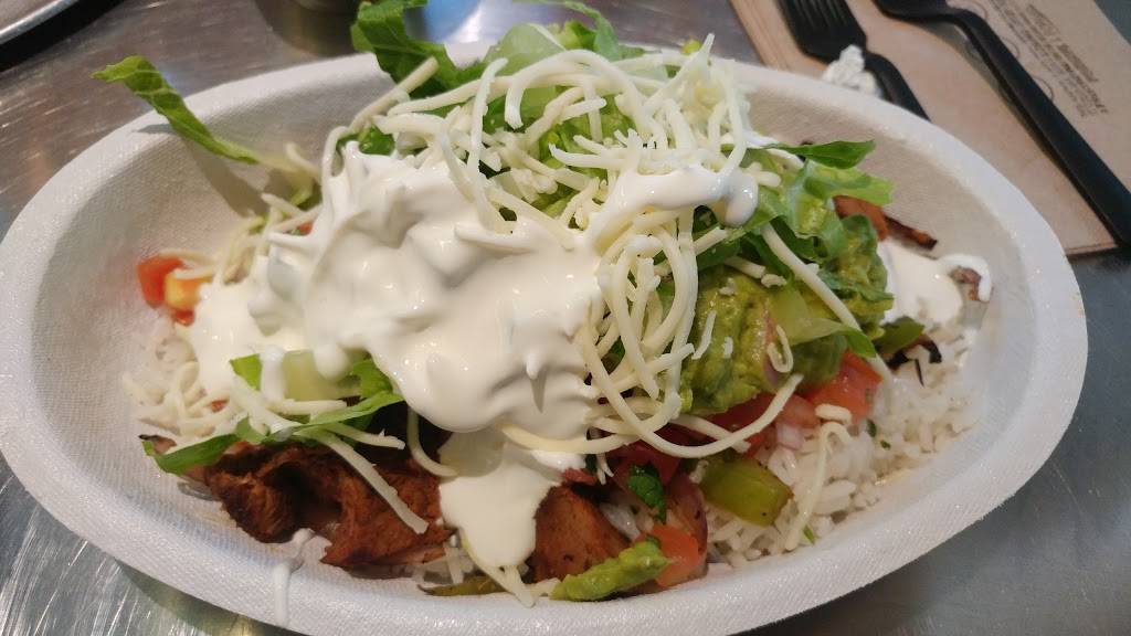 Chipotle Mexican Grill | restaurant | 111 N Mall Dr, Grand Chute, WI 54913, USA | 9206364300 OR +1 920-636-4300