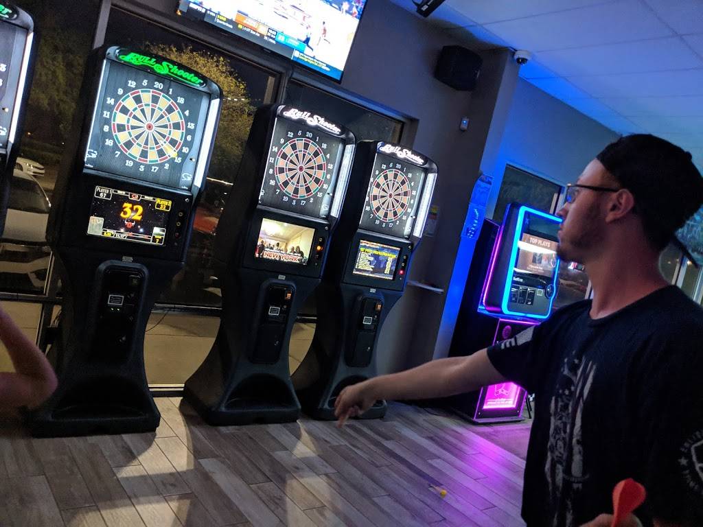 Racks Billards | restaurant | 312 N Mall Entrance Rd, Sanford, FL 32771, USA | 4074497665 OR +1 407-449-7665