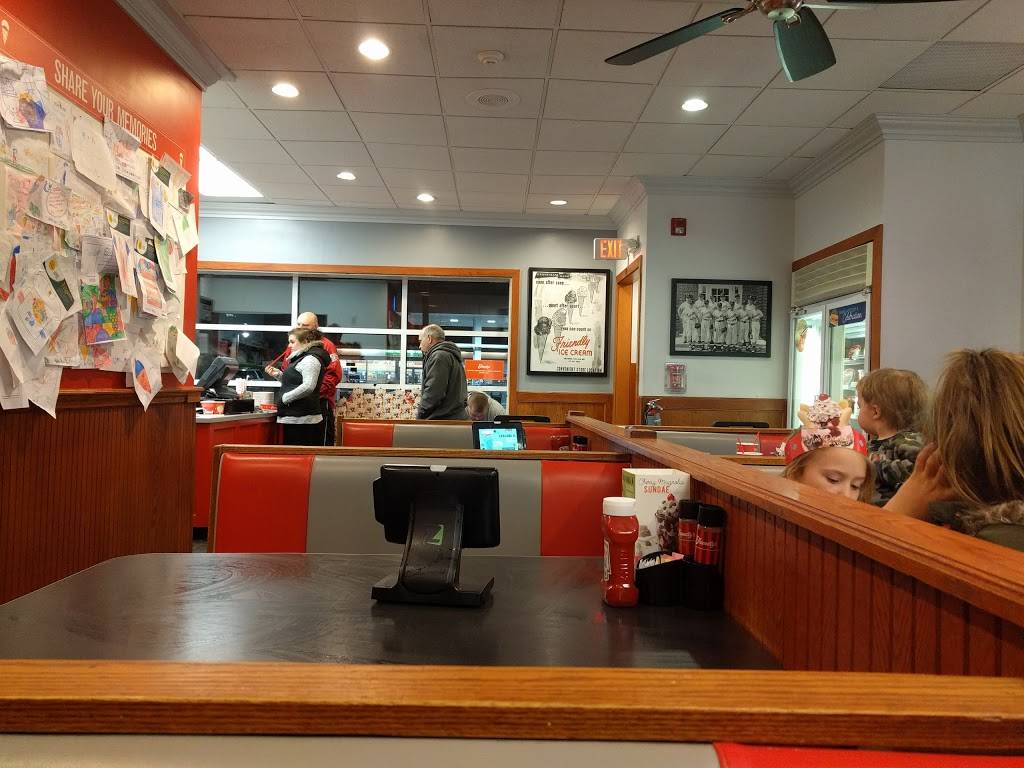 Friendlys | restaurant | 611 Main St, Stoneham, MA 02180, USA | 7814385444 OR +1 781-438-5444
