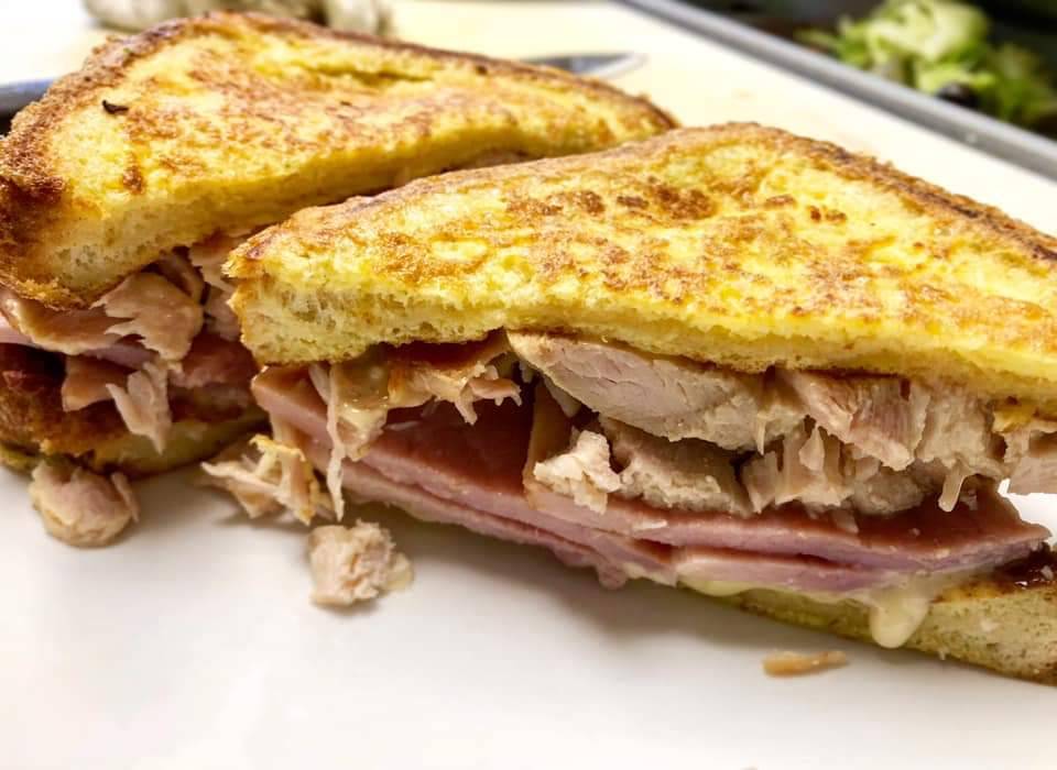 Earls Diner | restaurant | 1861 E 9 Mile Rd, Ferndale, MI 48220, USA | 2486294500 OR +1 248-629-4500