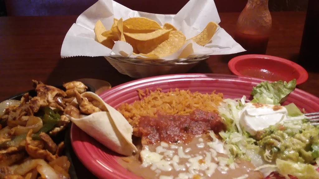 El Palomar | restaurant | 1412 Circleville Plaza Dr, Circleville, OH 43113, USA | 7404748270 OR +1 740-474-8270