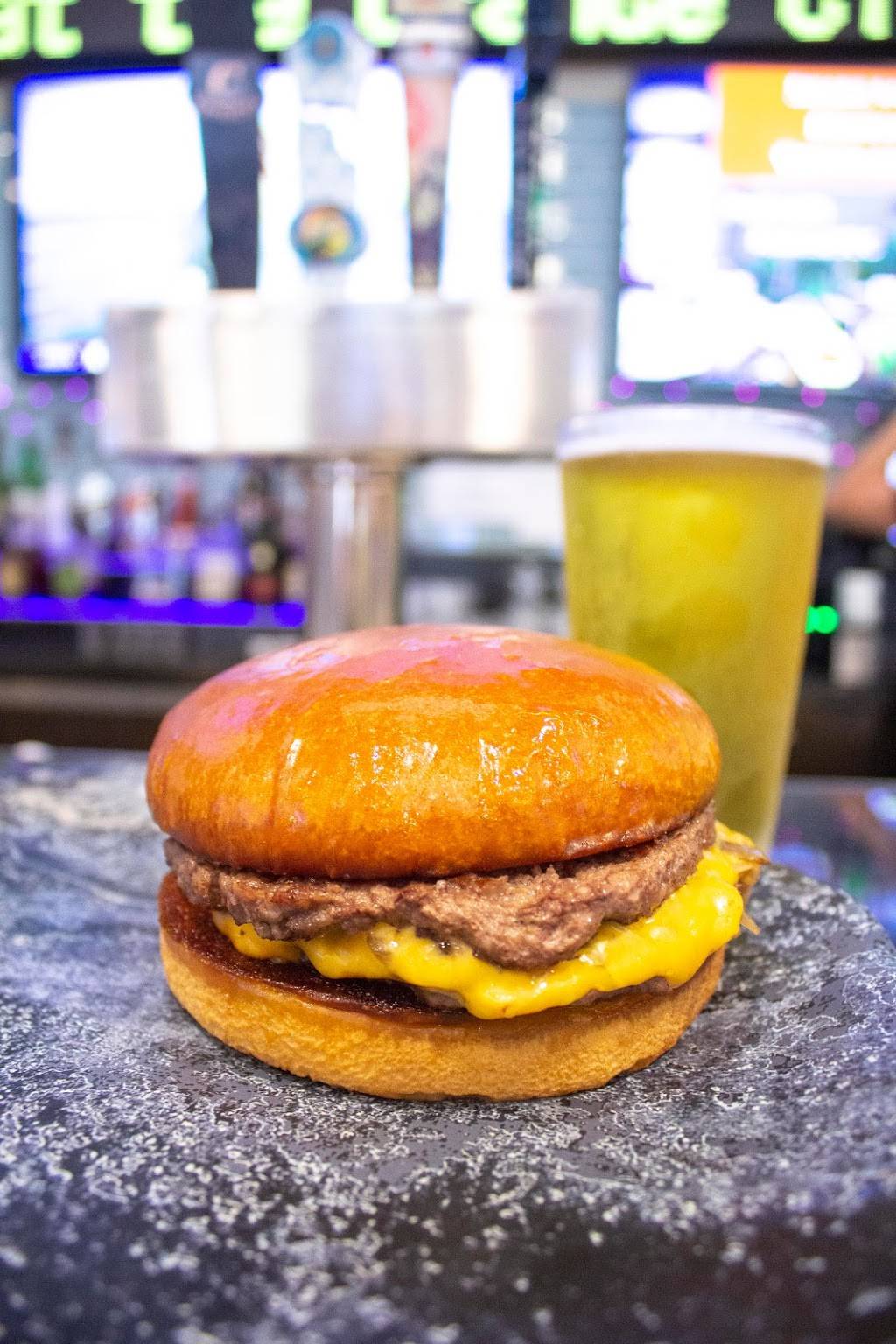 Orange City Racing and Card Club | restaurant | 822-4 Saxon Blvd, Orange City, FL 32763, USA | 3862526484 OR +1 386-252-6484