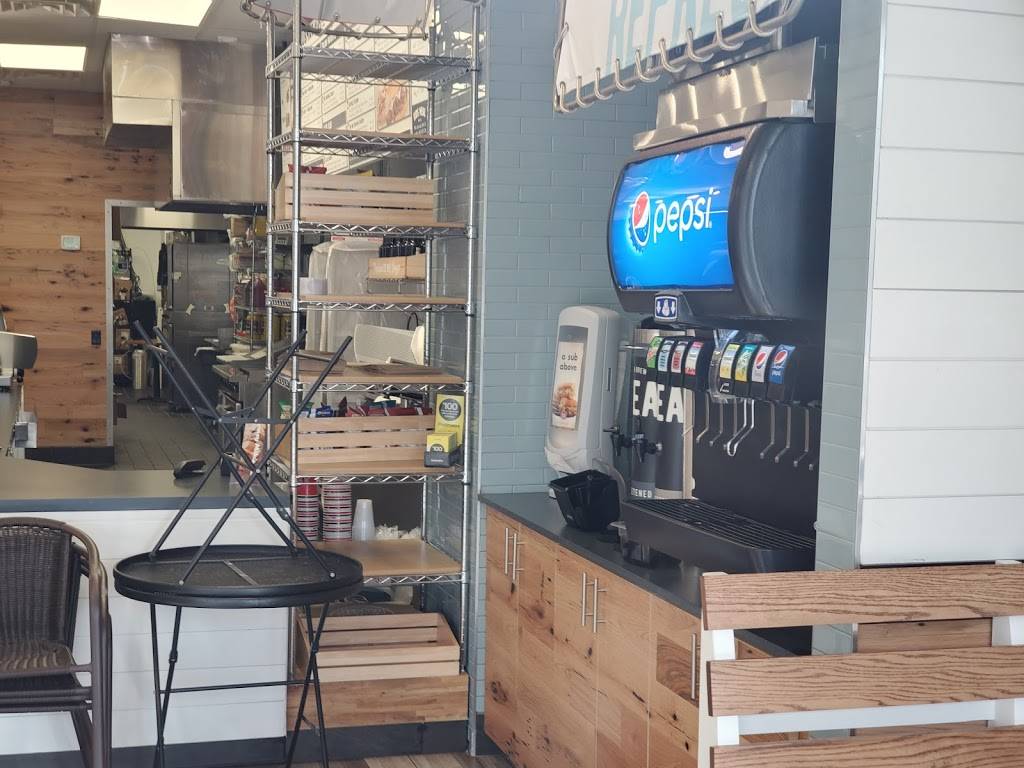 Jersey Mikes Subs | meal takeaway | 15145 NW 67th Ave, Miami Lakes, FL 33014, USA | 7867969687 OR +1 786-796-9687