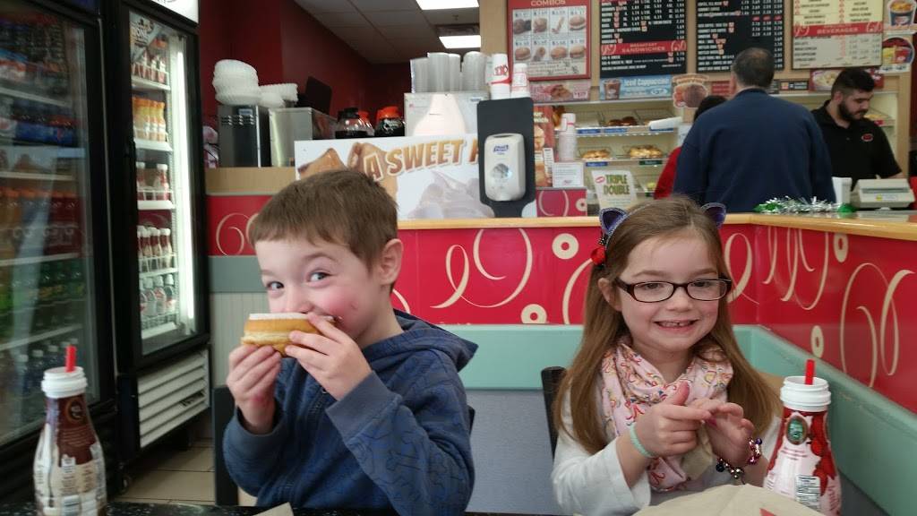 Honey Dew Donuts | bakery | 118 Prospect St, Milford, MA 01757, USA | 5084782619 OR +1 508-478-2619