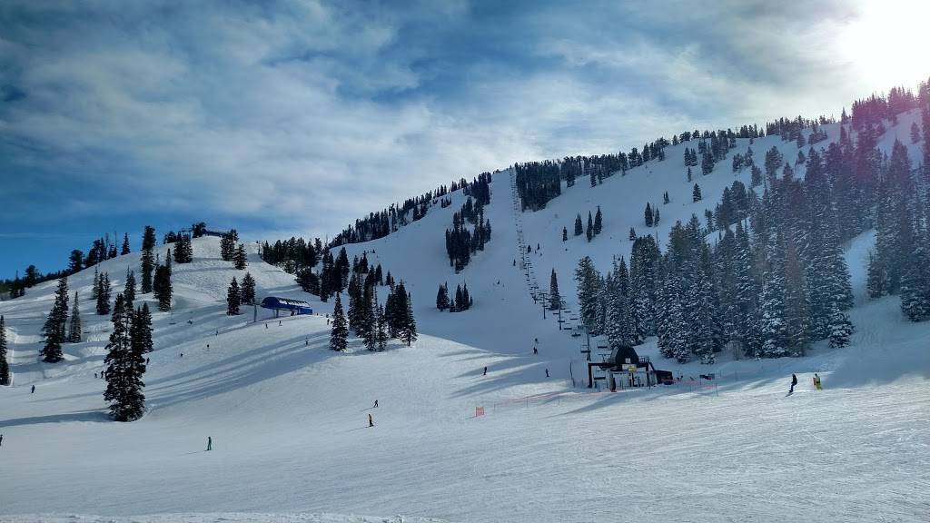 Roundhouse | restaurant | 12000 Big Cottonwood Canyon Rd building 14, Solitude, UT 84121, USA | 8015341400 OR +1 801-534-1400