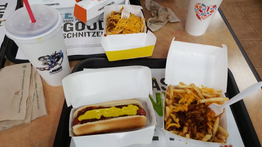 Wienerschnitzel | restaurant | 9370 W Northern Ave, Glendale, AZ 85305, USA | 6238771322 OR +1 623-877-1322