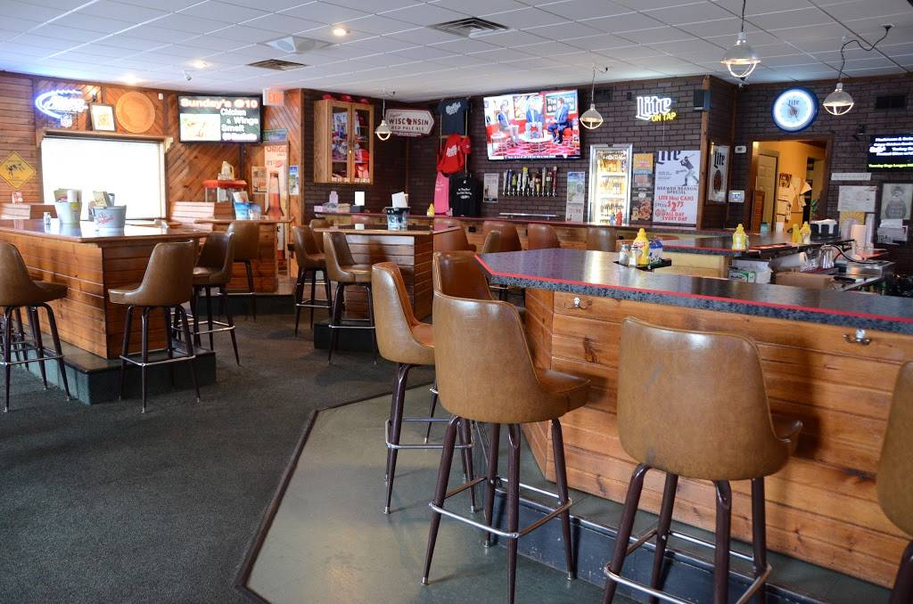 Barkleys Burgers, Brews & Dawgs | restaurant | 2710 W Court St, Janesville, WI 53548, USA | 6085634481 OR +1 608-563-4481