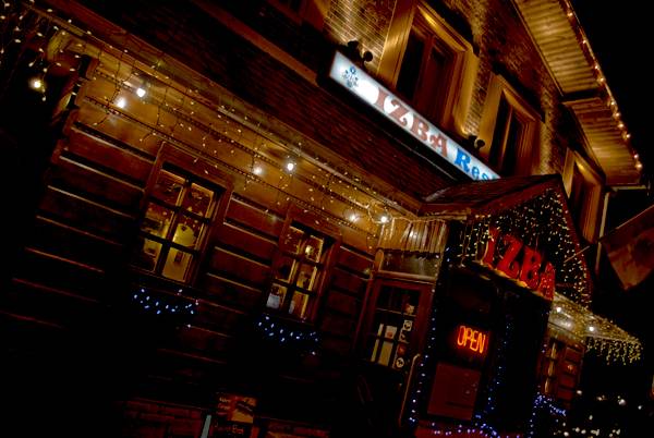 Izba | restaurant | 648 The Queensway, Etobicoke, ON M8Y 1K7, Canada | 4162517177 OR +1 416-251-7177