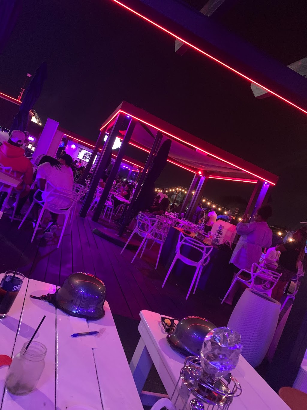 Agua on the Mile | restaurant | 379 Woodcleft Ave, Freeport, NY 11520, USA | 5166009680 OR +1 516-600-9680