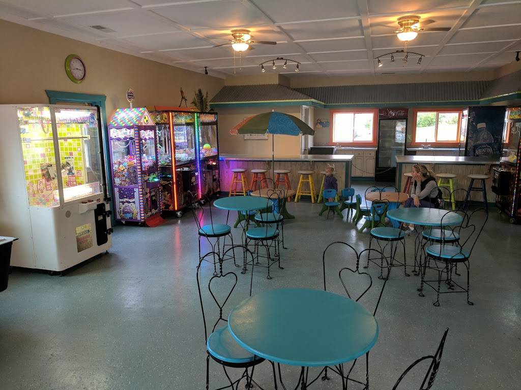 Golden Bakery & Pizza | bakery | 8438 Silver Lake Rd, Mears, MI 49436, USA | 2318730276 OR +1 231-873-0276