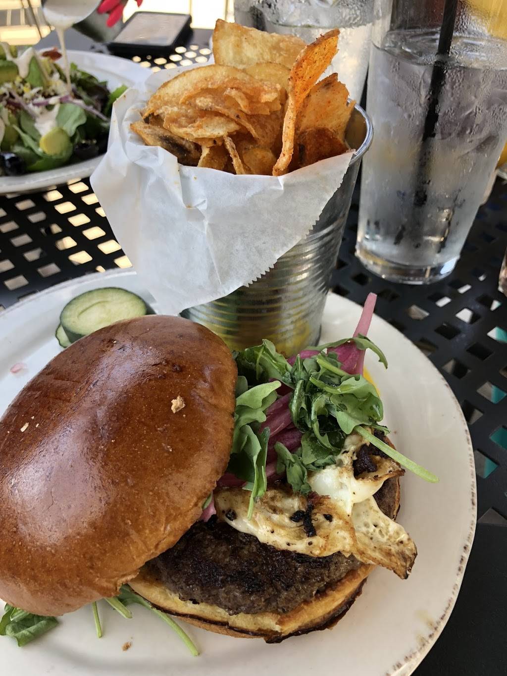 Half Day Brewing Company | restaurant | 200 Village Green S, Lincolnshire, IL 60069, USA | 8478216933 OR +1 847-821-6933