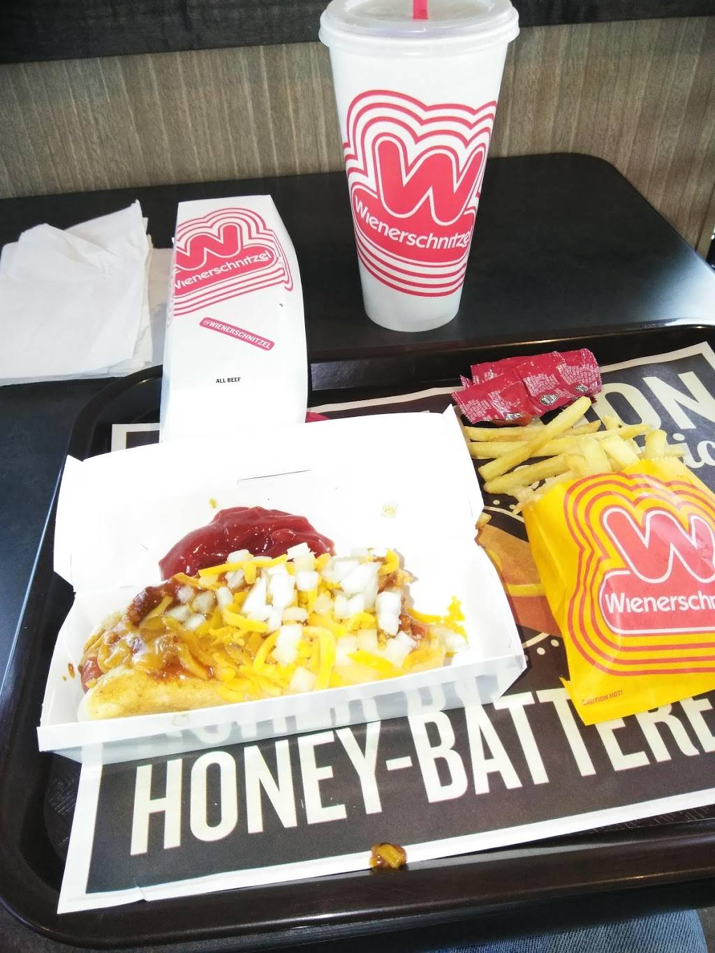 Wienerschnitzel | restaurant | 2650 N Perris Blvd, Perris, CA 92571, USA | 9519404256 OR +1 951-940-4256