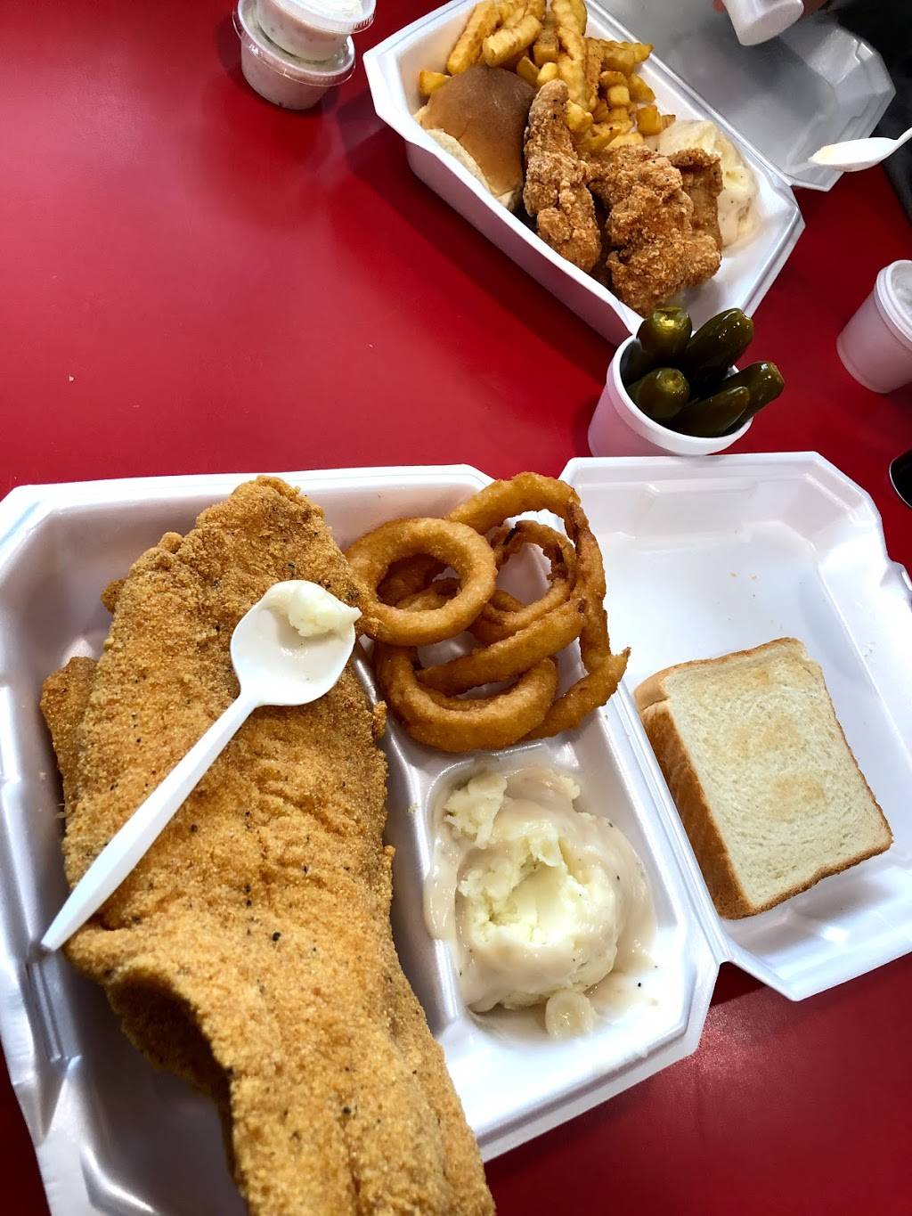 Peters Chicken, Burger, Wings, & Seafood | restaurant | 1823 E Abram St, Arlington, TX 76010, USA | 8174592662 OR +1 817-459-2662