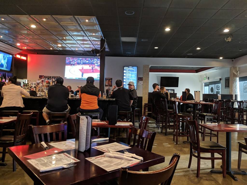 Chaplins Sports Bistro | restaurant | 29200 Kohoutek Way, Union City, CA 94587, USA | 5104296860 OR +1 510-429-6860