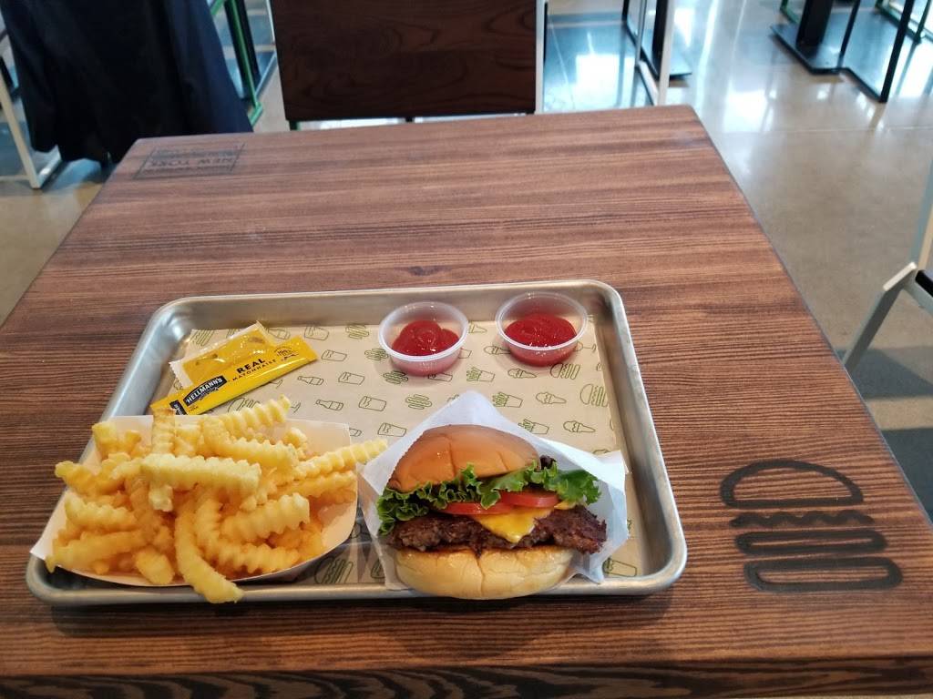 Shake Shack | restaurant | & Crossing, 5200 W 119th St, Leawood, KS 66209, USA | 9133201229 OR +1 913-320-1229