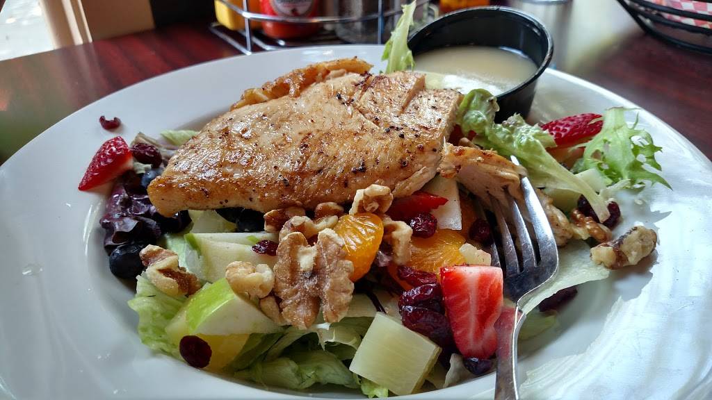 Boones Saloon | restaurant | 301 W Edwards St, Springfield, IL 62704, USA | 2176793752 OR +1 217-679-3752