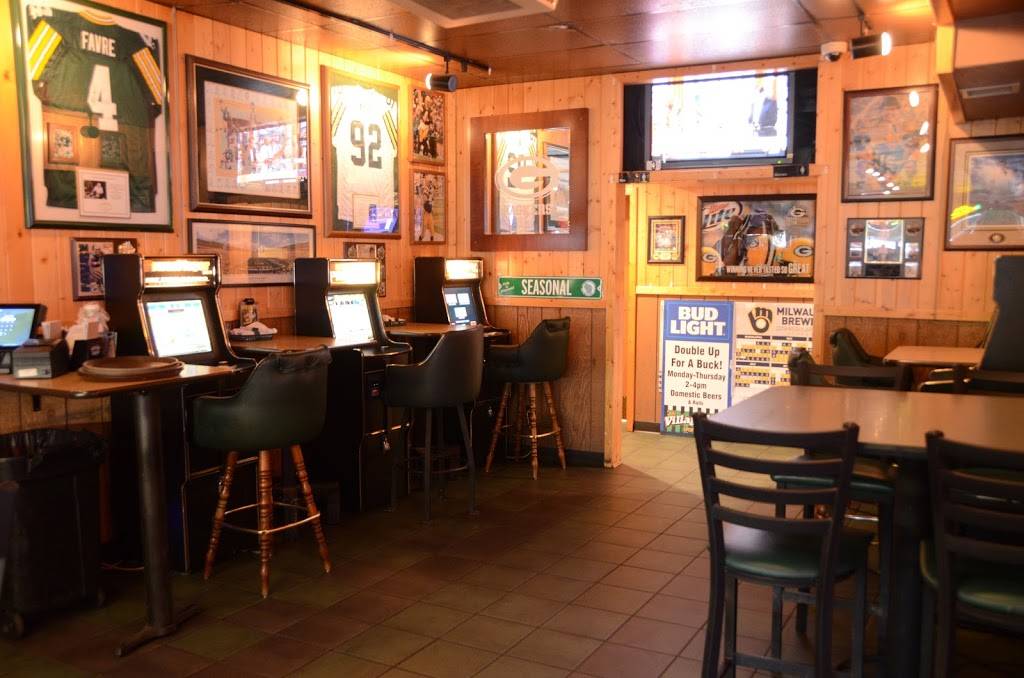 Village Inn Sports Bar, Grill & Pizzeria | restaurant | 723 6th St N, Hudson, WI 54016, USA | 7153862205 OR +1 715-386-2205