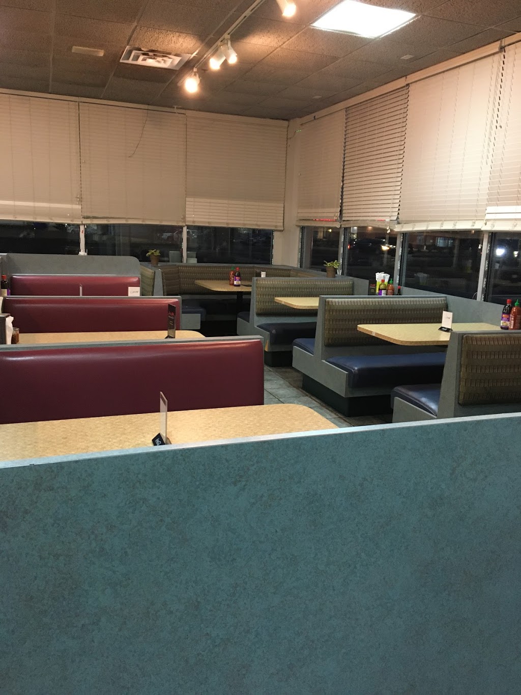 Phở Restaurant Authentic Vietnamese | restaurant | 674 N Pontiac Trail, Walled Lake, MI 48390, USA | 2488962229 OR +1 248-896-2229