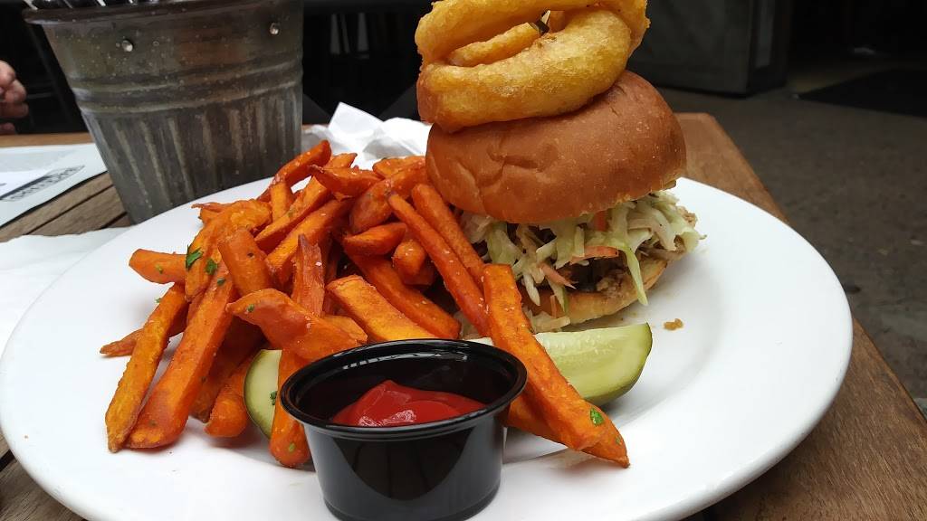 Backyard Kitchen & Tap | restaurant | 832 Garnet Ave, San Diego, CA 92109, USA | 8588592593 OR +1 858-859-2593