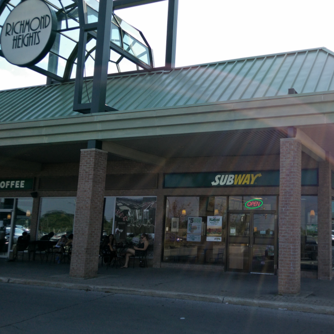 Subway | meal takeaway | 10520 Yonge St #38a, Richmond Hill, ON L4C 3C5, Canada | 9057372999 OR +1 905-737-2999
