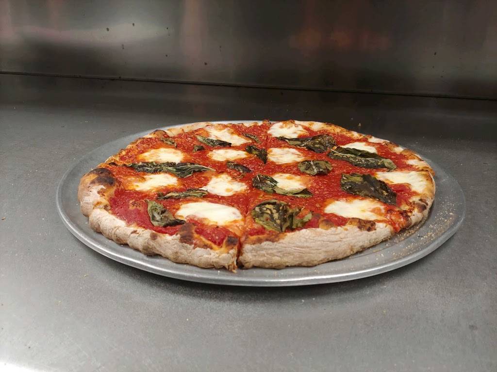 Sauced at Kinsmen | restaurant | 409 Canal St, Milldale, CT 06467, USA | 8606373343 OR +1 860-637-3343