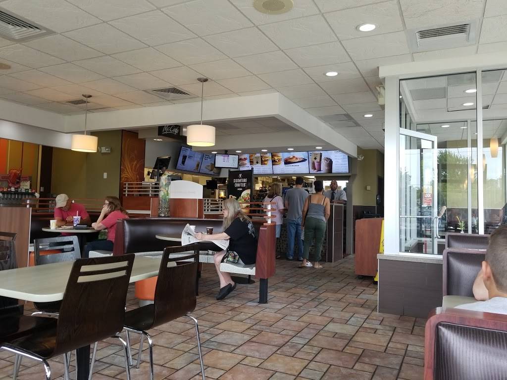 McDonalds | cafe | 2212 Essington Rd, Joliet, IL 60435, USA | 8155776576 OR +1 815-577-6576