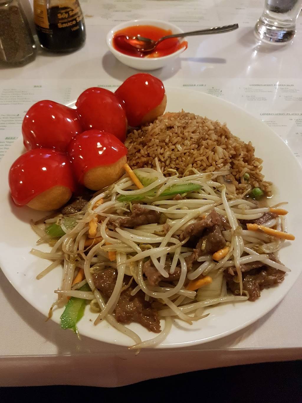 Lees Restaurant & Tavern | restaurant | 3521 Portage Rd, Niagara Falls, ON L2J 2K5, Canada | 9053574600 OR +1 905-357-4600